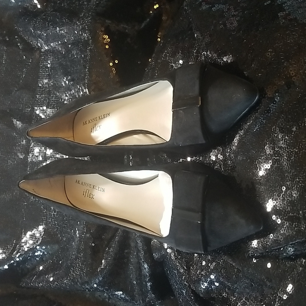 Anne Klein black suede pumps pointy toe with bow 3 inch heel size 10